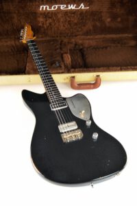 moews Ginsberg Old Black Gitarre